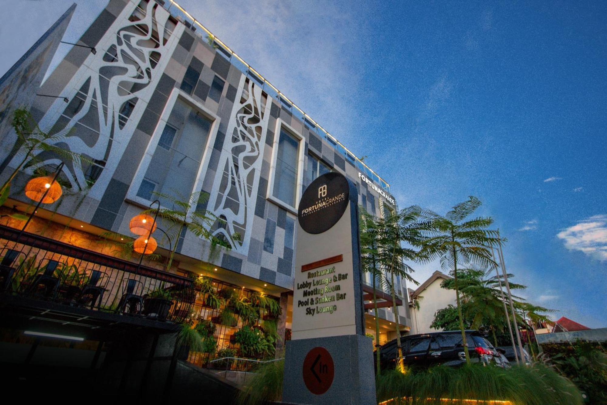 Hotel Fortunagrande Malioboro Yogyakarta Exterior foto